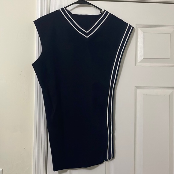Navy vest - Picture 2 of 3